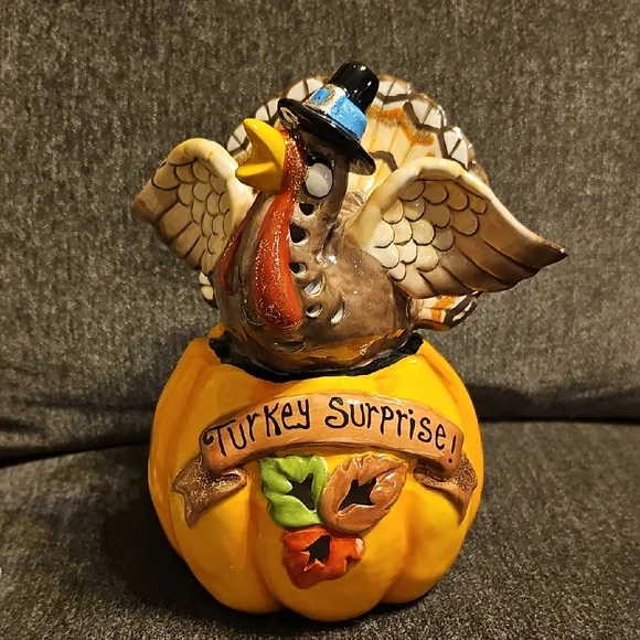 🧡🤎Blue Sky By Heather Goldminc Turkey Surprise Ceramic Pumpkin Decor - Picture 1 of 9